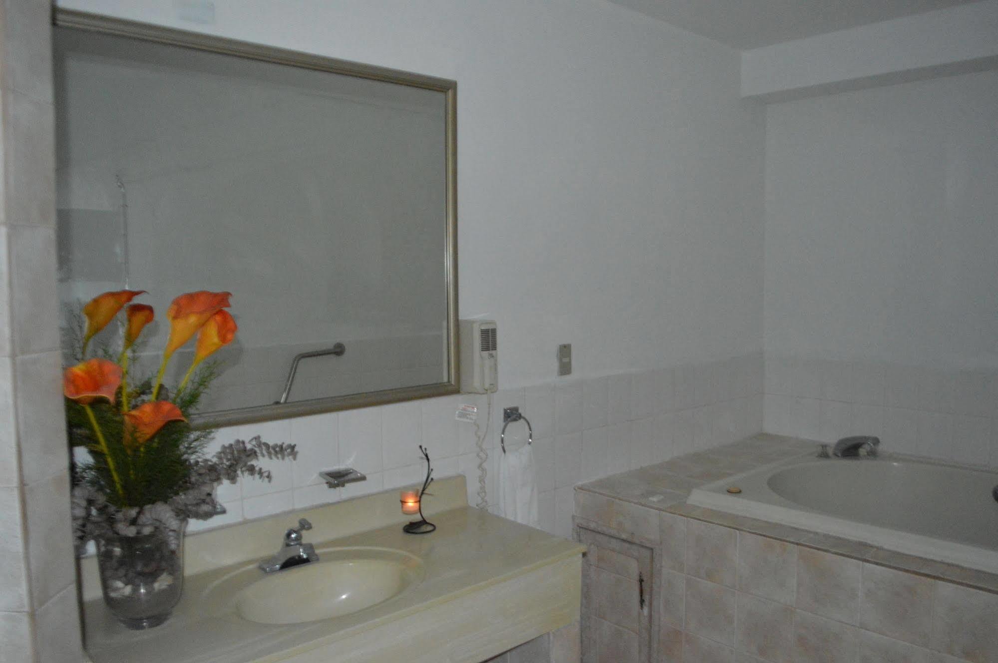 Hotel Casa Real Манагуа Екстер'єр фото